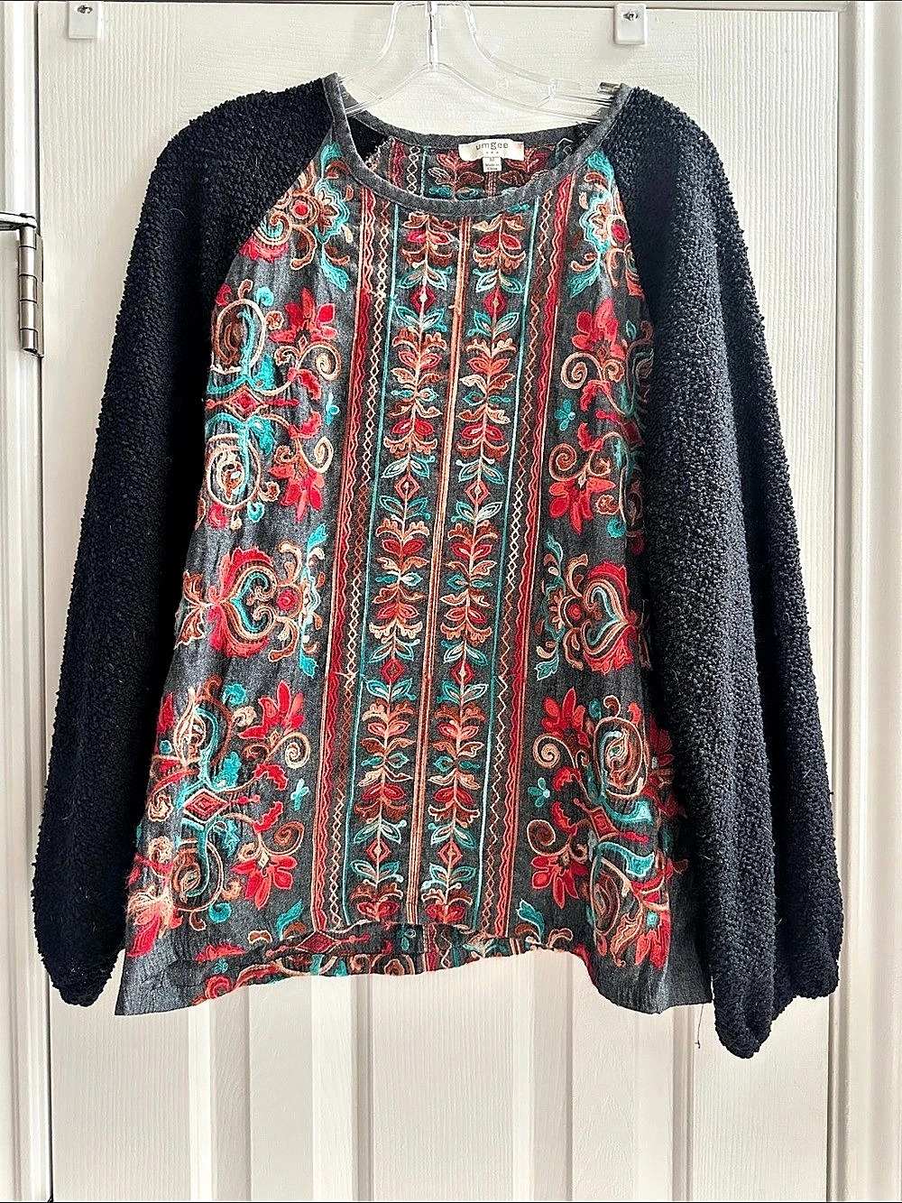 Umgee Floral Embroidered Sweater Top Chambray Paisley Turquoise Red Size Medium